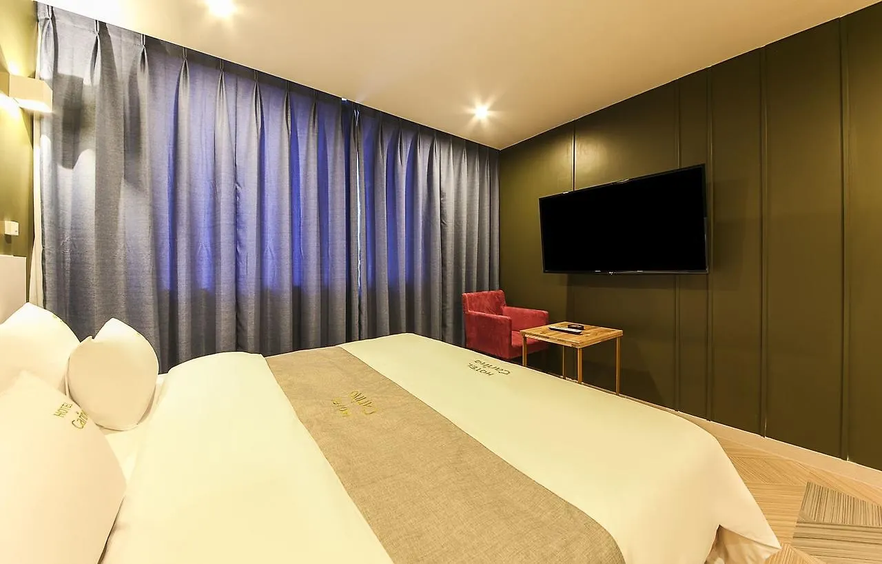 Carino Hotel Busan 2*,