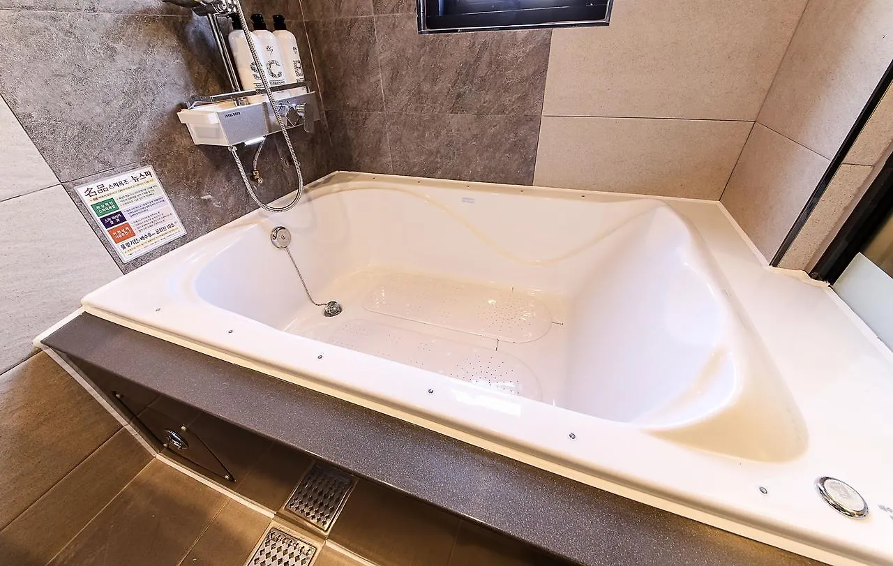 Carino Hotel Busan